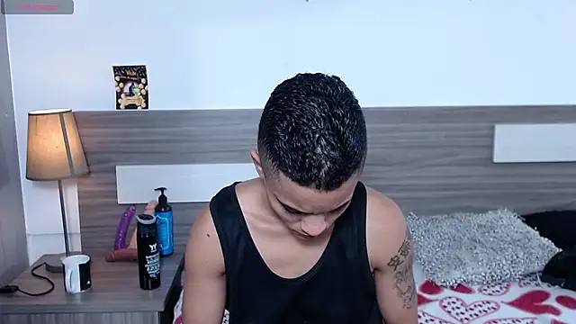 Snapshot of Liiamthompson chatting on November 24, 2025, 11:49 pm Liiamthompson online show from November 24, 2025, 11:49 pm