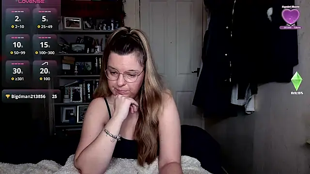 Demi WelshX online show from December 1, 2025, 9:43 am