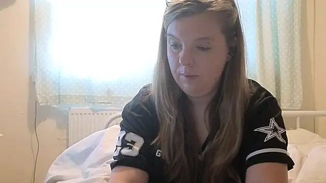 Snapshot of Demi_WelshX chatting on October 20, 2025, 8:37 am Demi WelshX online show from October 20, 2025, 8:37 am