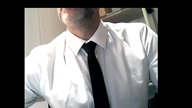 66MA69 online show from April 12, 2026, 5:00 am