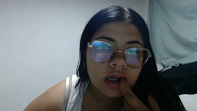Snapshot of viccky_vick chatting on April 26, 2026, 11:46 pm viccky vick online show from April 26, 2026, 11:46 pm
