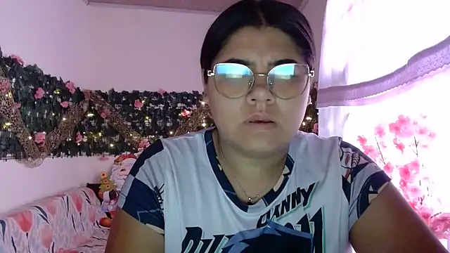 Snapshot of viccky_vick chatting on November 28, 2025, 6:19 pm viccky vick online show from November 28, 2025, 6:19 pm