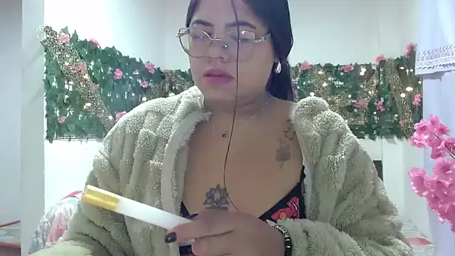 Snapshot of viccky_vick chatting on November 30, 2025, 4:57 am viccky vick online show from November 30, 2025, 4:57 am