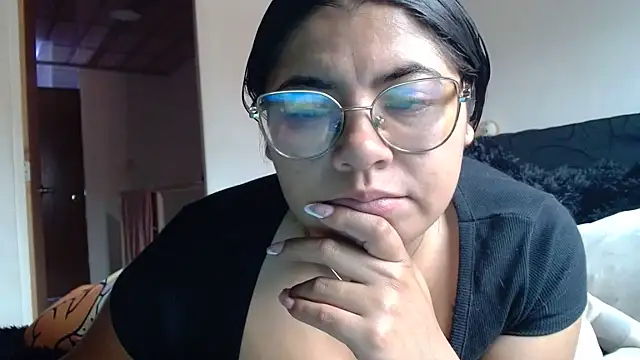 Snapshot of viccky_vick chatting on May 17, 2026, 7:36 pm viccky vick online show from May 17, 2026, 7:36 pm