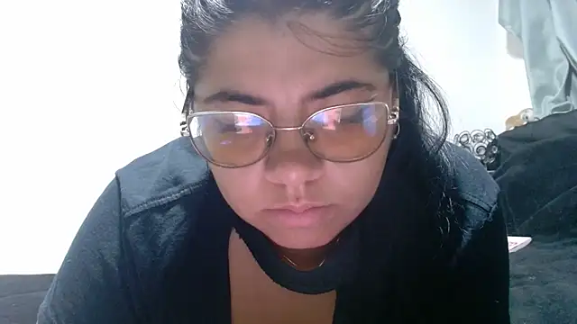 Snapshot of viccky_vick chatting on April 17, 2026, 2:03 am viccky vick online show from April 17, 2026, 2:03 am