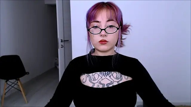 Snapshot of purplewitch chatting on March 11, 2026, 6:51 am purplewitch online show from March 11, 2026, 6:51 am