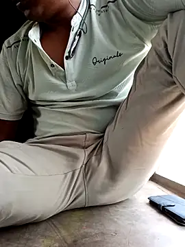 romantictubai online show from March 25, 2026, 7:19 am