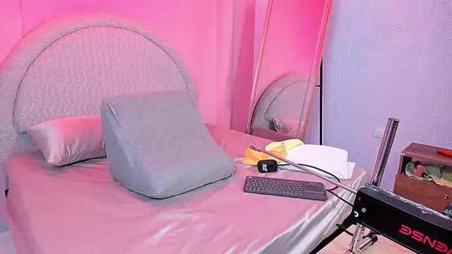 yeikafoxy online show from April 21, 2026, 11:28 am