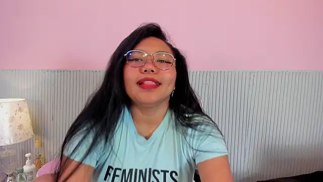 yeikafoxy online show from October 25, 2025, 10:58 am