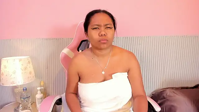 yeikafoxy online show from November 1, 2025, 10:20 am