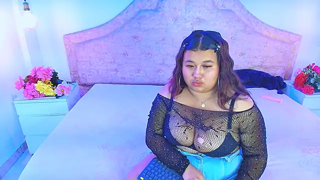 Charlotte Baker19 online show from February 2, 2025, 8:19 pm