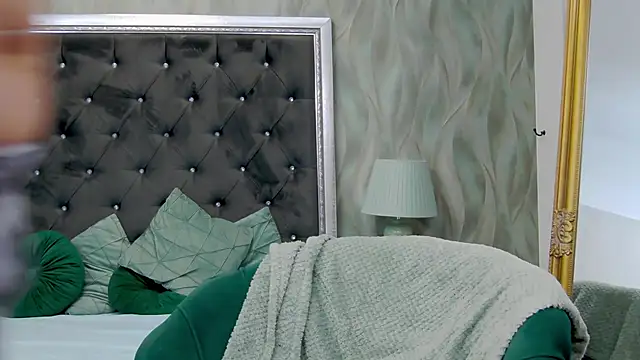 LissaAnn online show from February 20, 2025, 6:24 pm