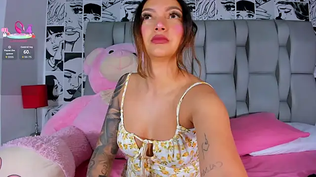 Snapshot of LucyRosse chatting on November 28, 2025, 11:21 am LucyRosse online show from November 28, 2025, 11:21 am