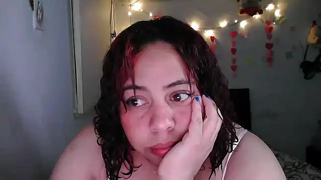 Snapshot of alexandraluv chatting on February 14, 2026, 2:56 am alexandraluv online show from February 14, 2026, 2:56 am