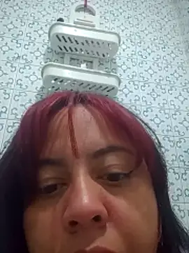 alexandraluv online show from November 9, 2025, 2:43 pm