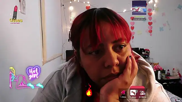 Snapshot of alexandraluv chatting on February 5, 2026, 2:51 am alexandraluv online show from February 5, 2026, 2:51 am