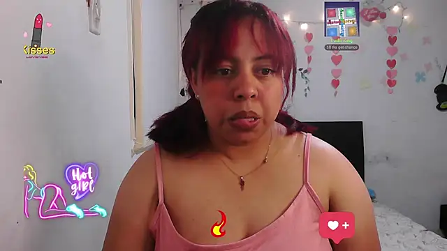 Snapshot of alexandraluv chatting on March 3, 2026, 1:12 am alexandraluv online show from March 3, 2026, 1:12 am