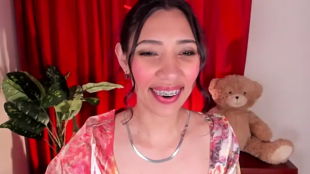 Miss veronicaa2 online show from October 27, 2025, 1:23 pm