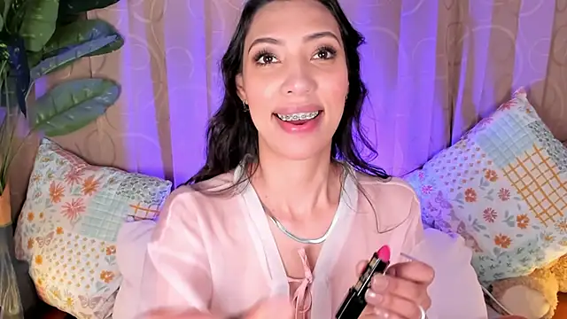 Miss veronicaa2 online show from June 2, 2026, 1:11 pm