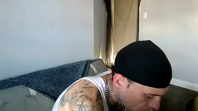 Snapshot of cruz815 chatting on November 16, 2025, 8:13 pm cruz815 online show from November 16, 2025, 8:13 pm