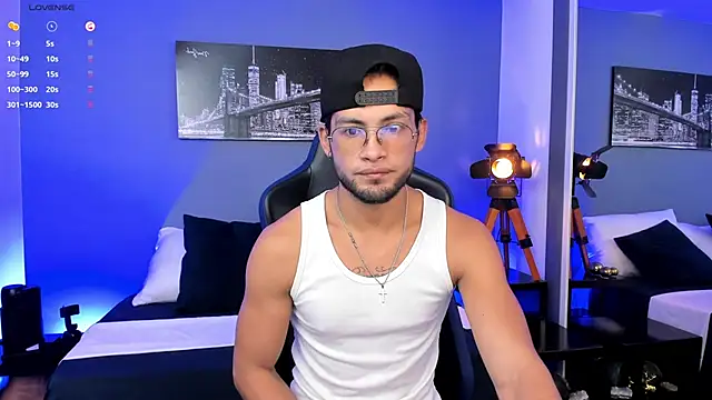 Snapshot of Max_Conor1 chatting on May 13, 2026, 11:28 am Max Conor1 online show from May 13, 2026, 11:28 am