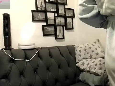 MirandaLatinaLovely online show from April 5, 2026, 4:35 pm