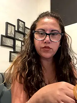 Snapshot of MirandaLatinaLovely chatting on November 12, 2025, 3:32 am MirandaLatinaLovely online show from November 12, 2025, 3:32 am