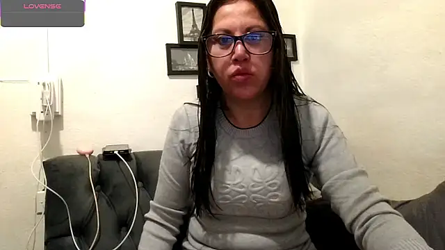 MirandaLatinaLovely online show from January 9, 2026, 4:03 pm