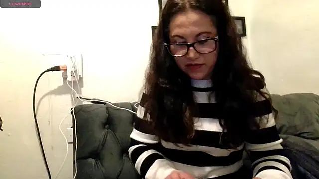 MirandaLatinaLovely online show from December 18, 2025, 6:12 pm