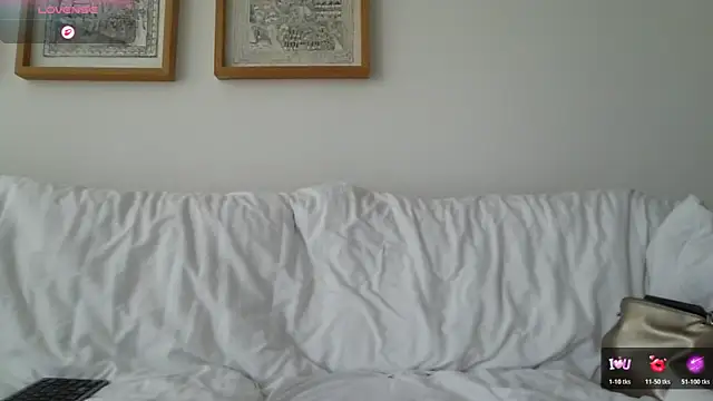 MirandaLatinaLovely online show from April 18, 2026, 6:10 pm