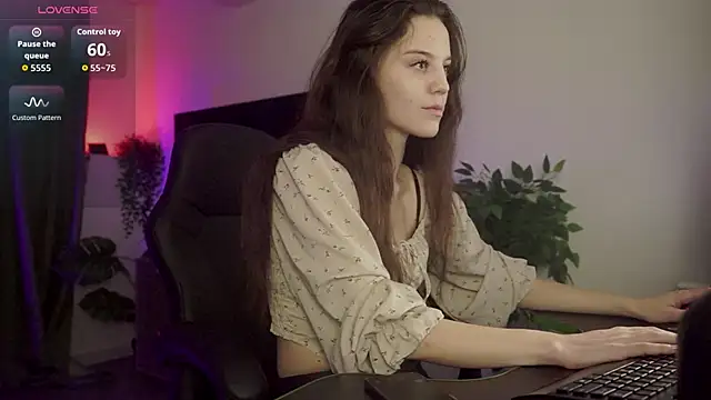 MilaStoyne online show from October 29, 2025, 6:12 am