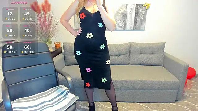 Snapshot of Mira_Whites chatting on March 11, 2026, 12:43 pm Mira Whites online show from March 11, 2026, 12:43 pm