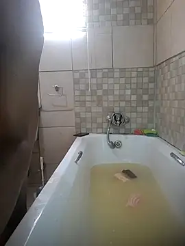 Mad1a online show from November 1, 2025, 11:04 am