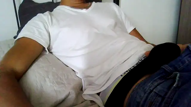 Snapshot of tommyboyteen chatting on October 25, 2025, 12:39 pm tommyboyteen online show from October 25, 2025, 12:39 pm