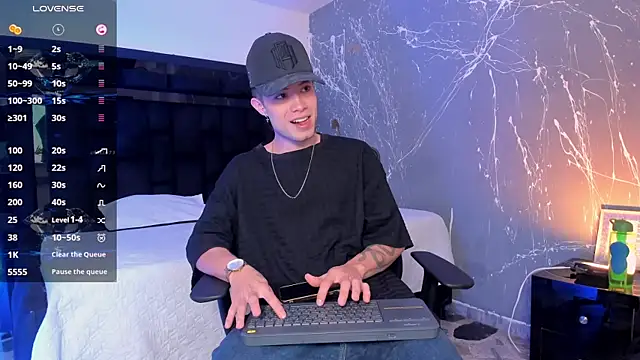 marcuscollins1  online show from October 25, 2025, 2:28 pm