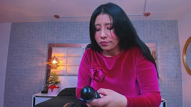 Nohemi louse online show from March 27, 2026, 6:20 pm