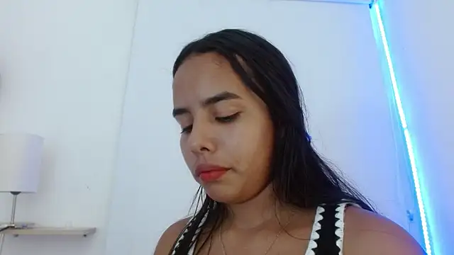 Snapshot of Roxy_Stonee chatting on October 27, 2025, 7:26 pm Roxy Stonee online show from October 27, 2025, 7:26 pm