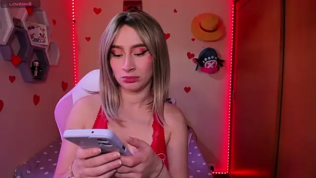 Snapshot of chloe_rockss_ chatting on February 14, 2025, 6:51 pm chloe rockss online show from February 14, 2025, 6:51 pm