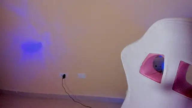 Snapshot of chloe_rockss_ chatting on June 26, 2026, 8:36 pm chloe rockss online show from June 26, 2026, 8:36 pm