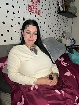 tempzzz12 online show from April 15, 2026, 7:47 am