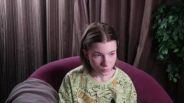 Snapshot of FeliceDendy chatting on February 4, 2025, 10:32 am FeliceDendy online show from February 4, 2025, 10:32 am