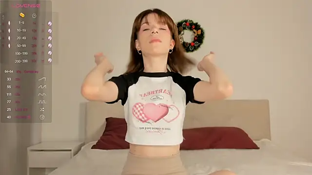 Snapshot of FeliceDendy chatting on March 5, 2025, 4:02 am FeliceDendy online show from March 5, 2025, 4:02 am