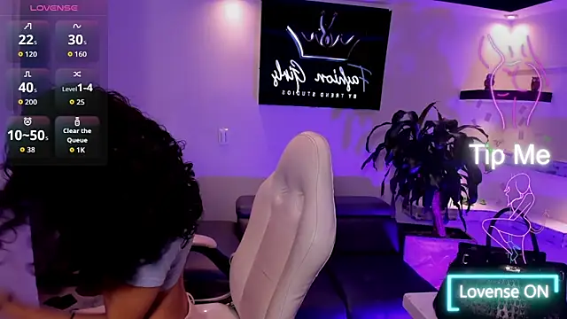 allicemackenzie online show from October 11, 2025, 6:58 am