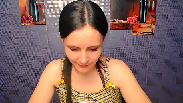 Snapshot of ValeriaHeart_ chatting on February 13, 2025, 5:33 pm ValeriaHeart online show from February 13, 2025, 5:33 pm