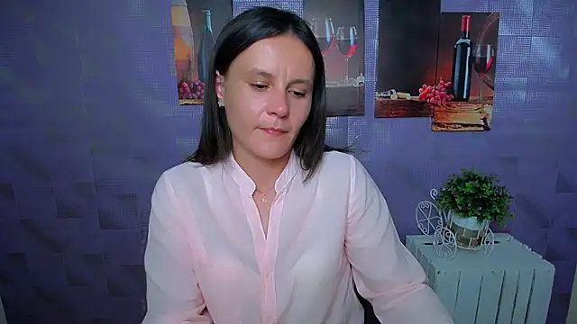 Snapshot of ValeriaHeart_ chatting on September 11, 2025, 1:44 pm ValeriaHeart online show from September 11, 2025, 1:44 pm