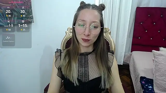 Snapshot of Carlin_Diaz chatting on March 13, 2025, 9:37 pm Carlin Diaz online show from March 13, 2025, 9:37 pm