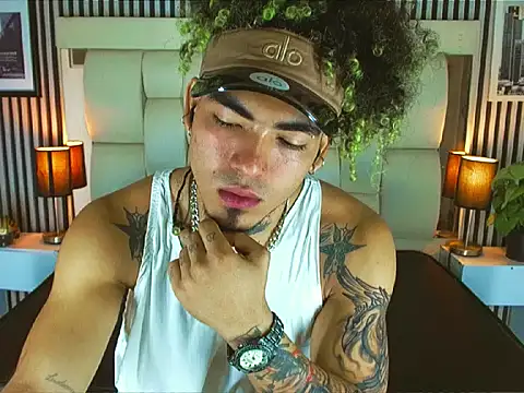 LihanJor 23 online show from November 29, 2025, 1:22 pm