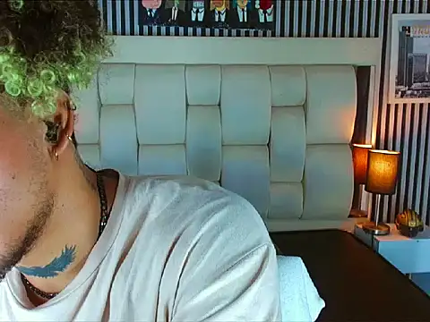 LihanJor 23 online show from December 1, 2025, 1:34 pm