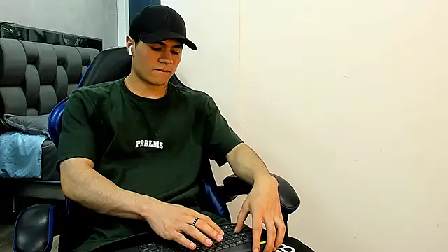 roan birkin online show from November 7, 2025, 7:18 pm