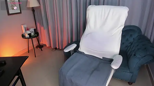 Dafne 00 online show from April 19, 2026, 12:50 pm